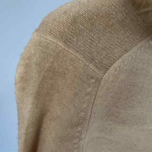 Vintage Cashmere Sweater with Mink Collar - Picture 4 of 7